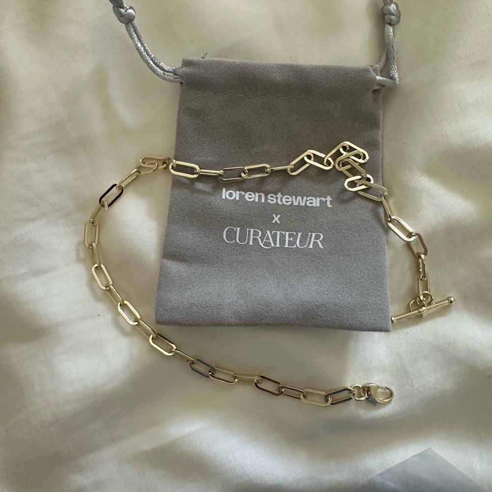 Loren Stewart x curateur chain